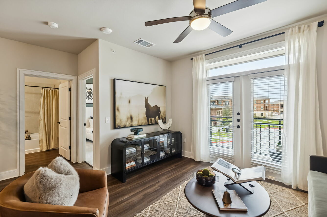 Lakeview at the Gates of Prosper apartment interior view - Prosper, TX