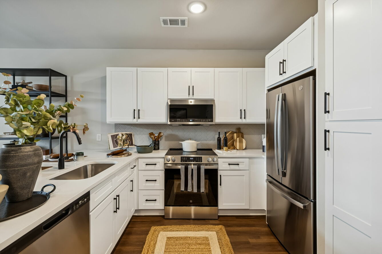 Lakeview at the Gates of Prosper apartment interior photo - Prosper, TX